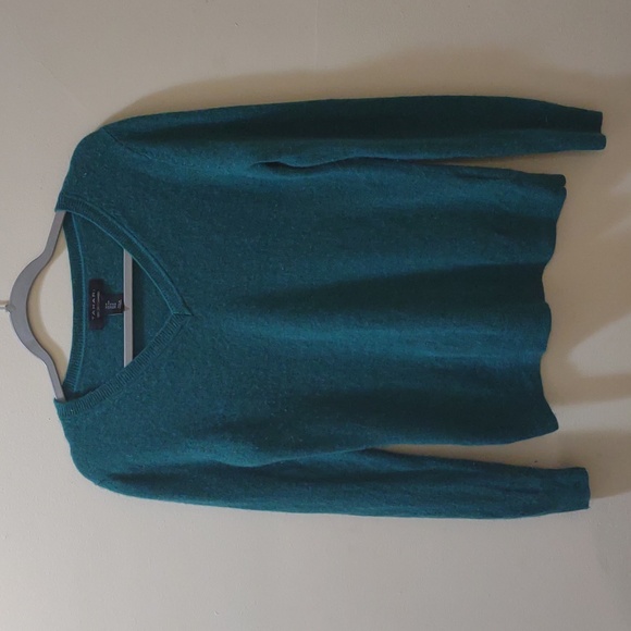 Tahari Cashmere pullover sweatshirt - Picture 1 of 5